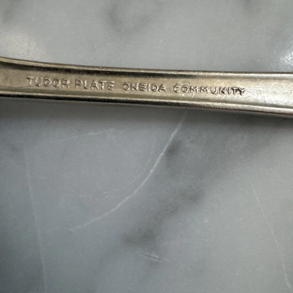 ONEIDA Community QUEEN BESS II Silverplate Flatware Lot Of 6 Dinner Forks‎